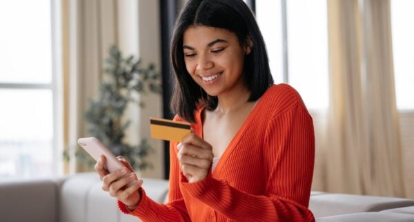 Best 3% and 4% cash back credit cards for dining, groceries, and more