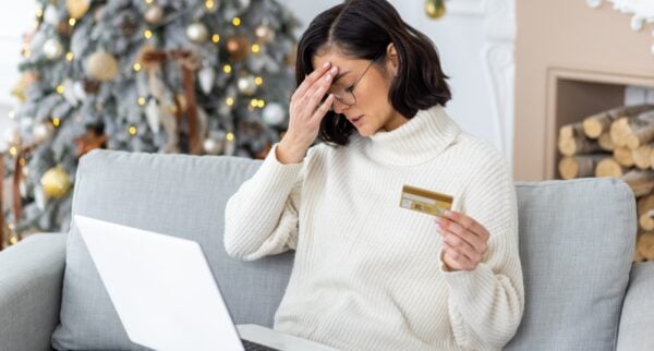 How to avoid holiday credit card fraud