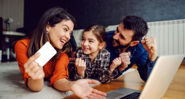 4 credit card philosophies for raising financially savvy kids